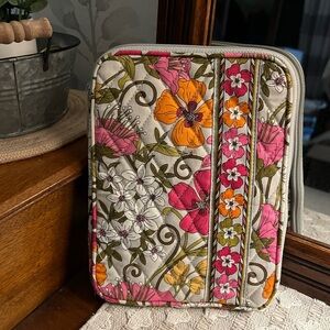 VERA BRADLEY Quilted iPad Tablet eReader Zipper Case in Tea Garden Retired Print